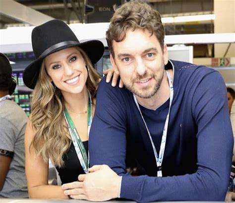 La pareja ha anunciado este domingo el nacimiento de su bebé, una niña a la que han decidido llamar elisabet gianna. Catherine McDonnell NBA Pau Gasol's Girlfriend (Bio, Wiki)