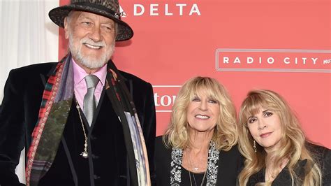 Fleetwood Macs Christine Mcvie Mourned By Stevie Nicks Mick Fleetwood