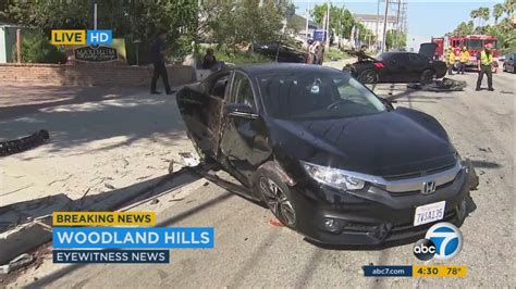 Suspected Street Race Causes 6 Car Crash In Woodland Hills Abc7 Los