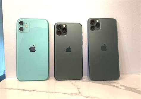 Phone is loaded with 4 gb ram, 64gb internal storage and 3110 battery. Apple iPhone 11 review