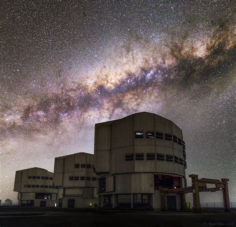 The Great Milky Way Above Antu Kueyen And Melipal Vlt Telescopes