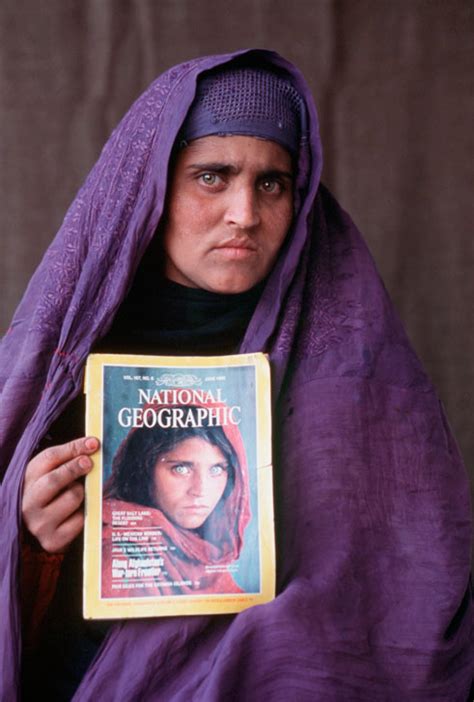The Story Of Steve Mccurry And Sharbat Gula The Afghan Girl Public