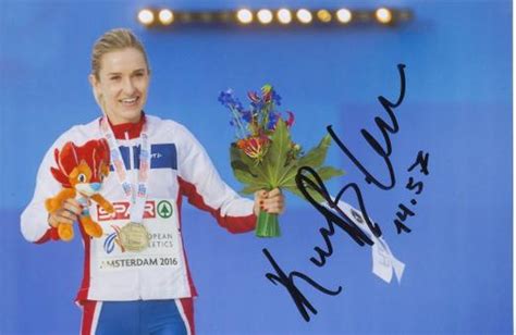 Ülkesini 2012 ve 2016 yaz olimpiyatları ve dört dünya şampiyonasında temsil etti. Kelocks Autogramme | Karoline Bjerkeli Grøvdal Norwegen Leichtathletik Autogramm Foto original ...