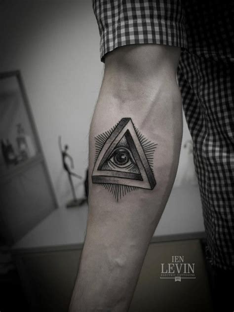 Pin By Carlos Cruz Leon On Ien Levin Triangle Tattoos Eye Tattoo