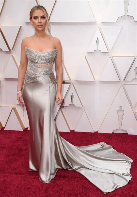 Scarlett Johanssons Oscars 2020 Red Carpet Dress Shines In Silver