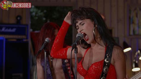 Tia Carrere Nue Dans Wayne S World 28288 The Best Porn Website