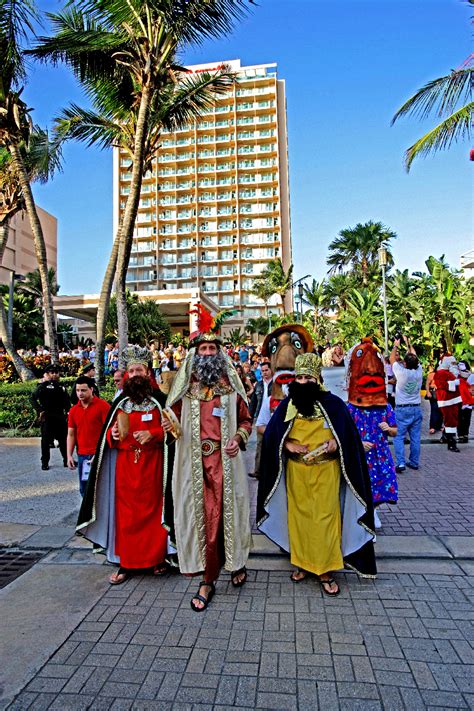 Most puerto ricans are of spanish ancestry. Caribbean Family Travel News: Puerto Rico Christmas ...