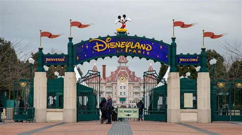 Disneyland Paris May Soon Be The Only Disney Theme Park Closed