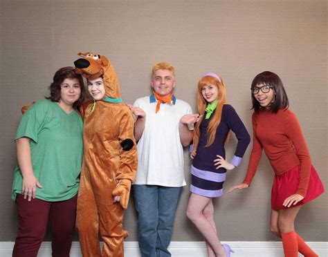 Group costume idea for girls. DIY Scooby Doo Shaggy Costume | Fred and daphne costume ...