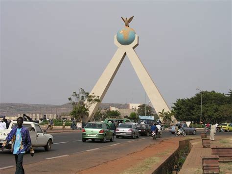 Bamako is the capital and largest city of mali, with a 2009 population of 1,810,366 and an estimated 2020 population of 2.71 million. Bamako, Mali - Travel Guide and Travel Info | Tourist ...