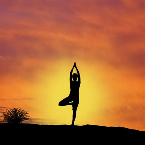Yoga au coucher du soleil Photo stock libre - Public Domain Pictures