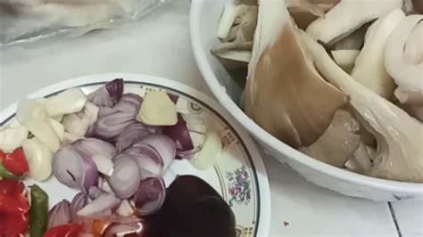 1 paket sup cendawan 1 tangkai daun sup 1 sudu kecil serbuk cili sedikit minyak masak garam secukup rasa. Resepi cendawan tumis cepat dan mudah - YouTube
