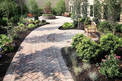 6 Tips To Create The Perfect Paths For Hardscaping Features In