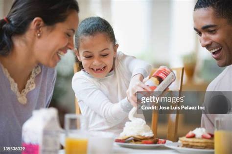 mother daughter squirting ストックフォトと画像 getty images