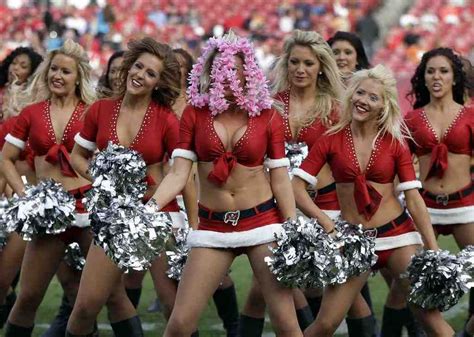 20 Sexiest And Most Awesome Nfl Cheerleader Outfits 50 Off