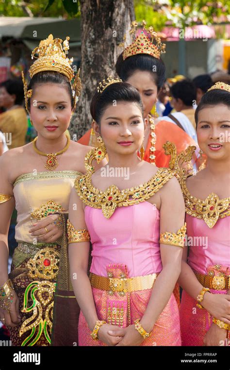 Traditional Thai Festival Hi Res Stock Photography And Images Alamy