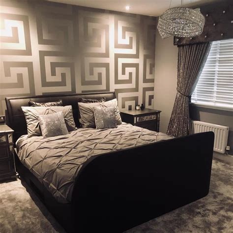 Ow Gorgeous Is This Versace Wallpaper In This Stunning Bedroom 😍