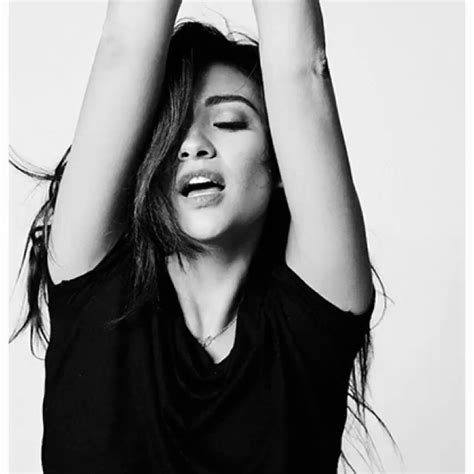 Shay Mitchell Pictures Hotness Rating 95510