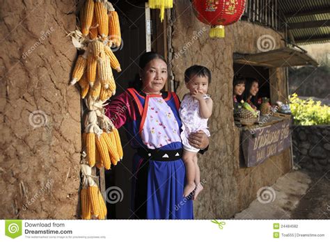 Lisu Hill Tribe Women At Earthen House Editorial Photography - Image: 24484582