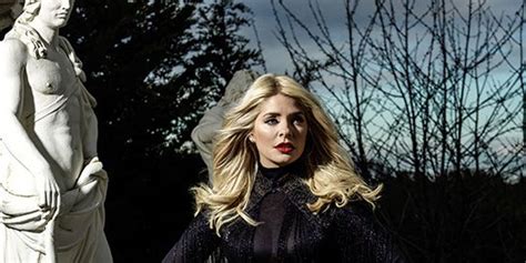 Holly Willoughby Gives Us A Kiss Goodbye As She Fronts The Last Ever Fhm