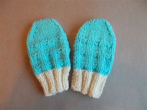 Mariannas Lazy Daisy Days Charlie Baby Mittens