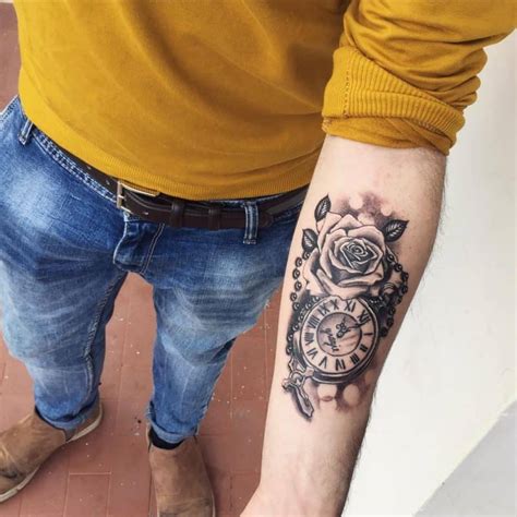 The hand on the clock may depict a time or birth or other meaningful event. The 30 Best Rose & Clock Tattoos & Designs (2020) | Tattoo ...