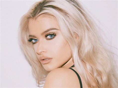 Wonderland My Name Is Alice Alice Chater Letrascom