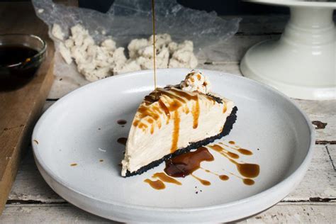 2 large avocados 2 large ripe bananas 1/2 cup of nut milk (i prefer coconut milk in the recipe) 6 tablespoons of raw cacao (add more to your taste). Tahini Mousse Pie | Recipe | Mousse pie recipe, Raw ...