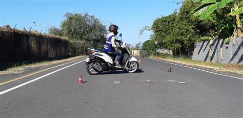 Permis A1 Formation 125cm3 Auto Moto École à Mayotte Permis B