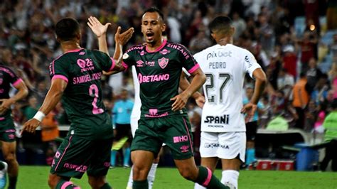 Sem Ser Titular Absoluto Lima Foi O Atleta De Linha Que Mais Atuou