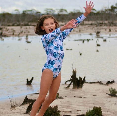 Resort Surfsuit Palm Beach Long Sleeve Swimwear Girls One Piece Swimsuit Rashguard Swimsuit