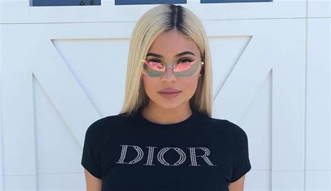 Kylie jenner like/reblog if you save or use & don't steal {requested}. Kylie Jenner's Latest Instagram Caption Is Getting Trolled ...