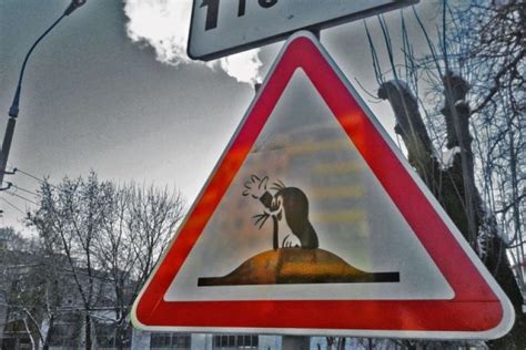 22 Funny And Strange Road Signs That Will Cheer You Up Pictolic