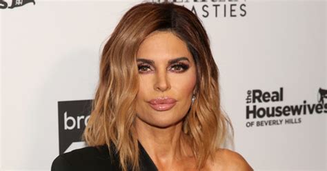 Lisa Rinna Wins Halloween With Her Jennifer Lopez Inspired Costume E