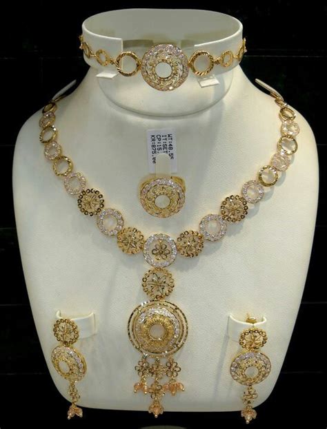 Jewellery Designs And Collections From Saudi Arabia Gold Jewelry Outfits Gold Jewelry Fashion