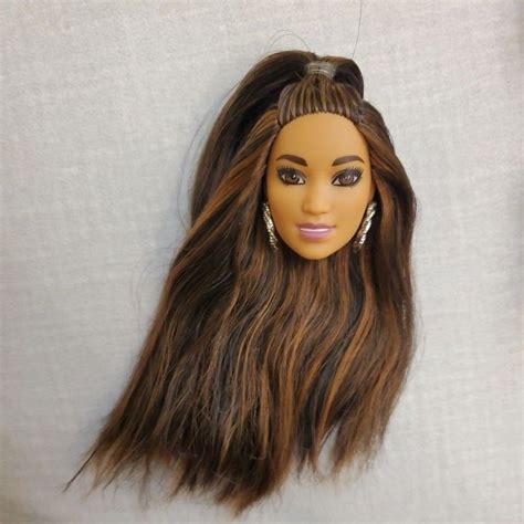 Barbie Fashionstas 雙色髮耳環娃頭 素體 全新拆賣 蝦皮購物