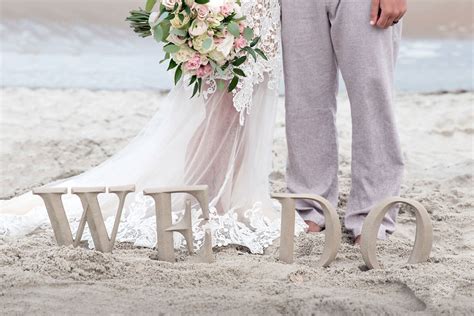 South carolina is a state known for its smiling faces and beautiful places and because of this it has been voted one of the top wedding destinations in the the inn at palmetto bluff, bluffton. Beach Weddings in North Carolina - Emerald Isle Realty