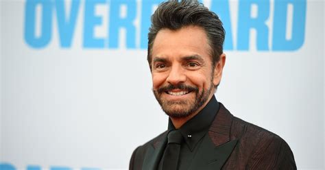 I went over to my aunty's house either to drop something off or pick something up, but my older cousin had asked if i. Eugenio Derbez será condecorado con el Premio a la ...