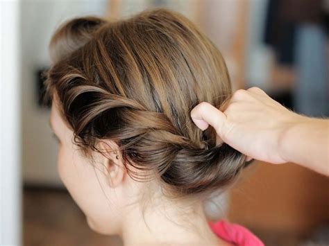 20 Easy Formal Hairstyles For Medium Hair To Try Out Styles At Life
