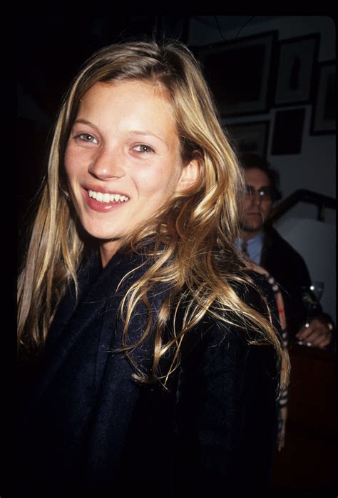 Kate Moss Beauty Looks We Love The Model S Iconic Makeup Moments