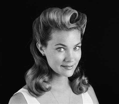 Https://tommynaija.com/hairstyle/how To Do A 1940 S Hairstyle