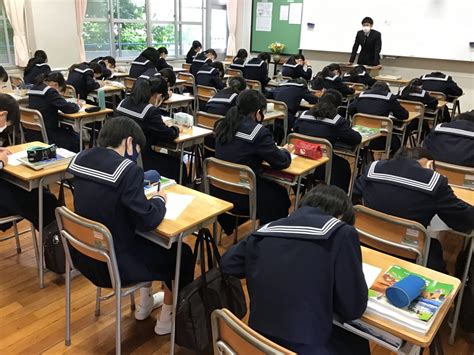 中一 初めての授業 比治山女子中学・高等学校