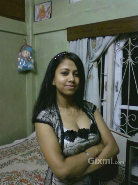 Hot Dhaka Girl Is Talking About Love And Friendship Secrets Gixmi