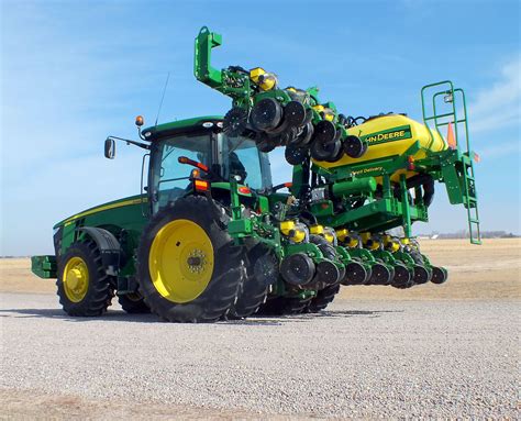Orthman Introduces Performance Stacked 2015 Dr Series Planters