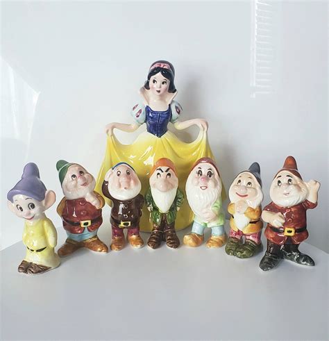 Vintage Walt Disney Seven Dwarfs Porcelain Figure Set Snow White