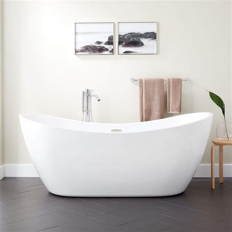 Skirted bathtubs rest above the floor. Two Sided Skirted Apron Tub Traditional - Bathtub Designs