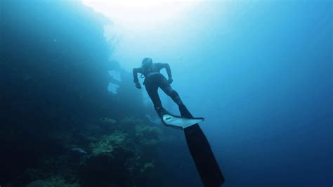 Free Diving In Singapore - How Long Can You Hold Your Breath Underwater?