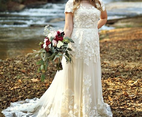 Melissa Sweet Embroidered Illusion Cap Sleeve Wedding Dress Preowned