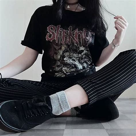 Edgy Grunge Girl Aesthetic 2021