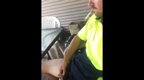 Aussie Tradie Soft Piss On Smoke Break Thumbzilla